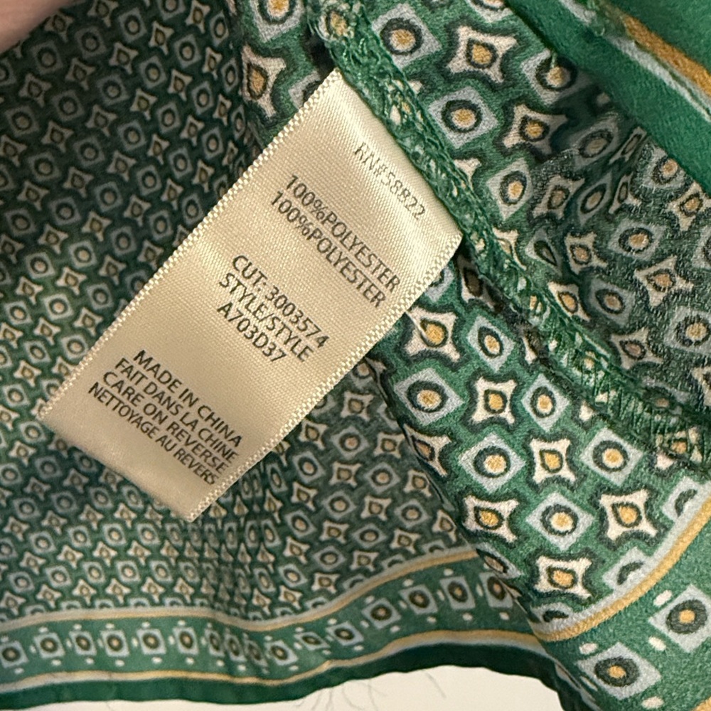 ☀️ Max Studio Green Patterned Ruffle Detail Blouse - Picture 4 of 6
